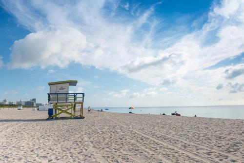 Ocean Beach Hotel — Miami Beach — photo 4