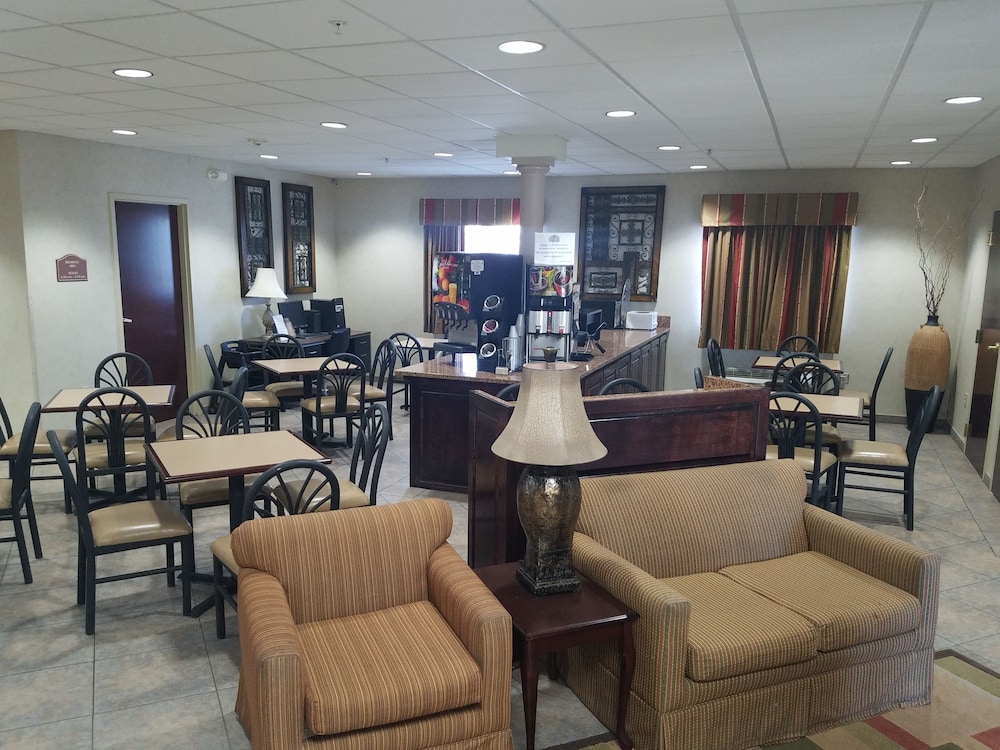 Hometown Hotel Bryant — Bryant — photo 4