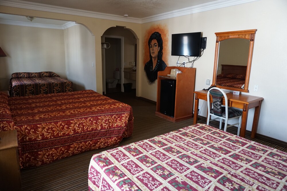 Hollywood Inn Express North - photo 12