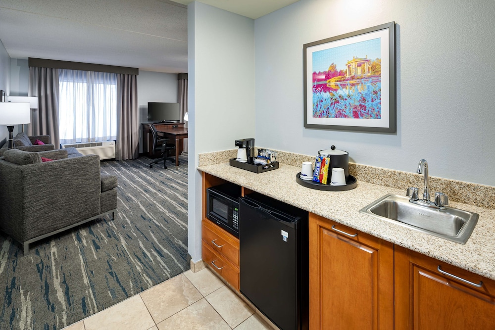 Hampton Inn & Suites St. Louis at Forest Park - photo 6