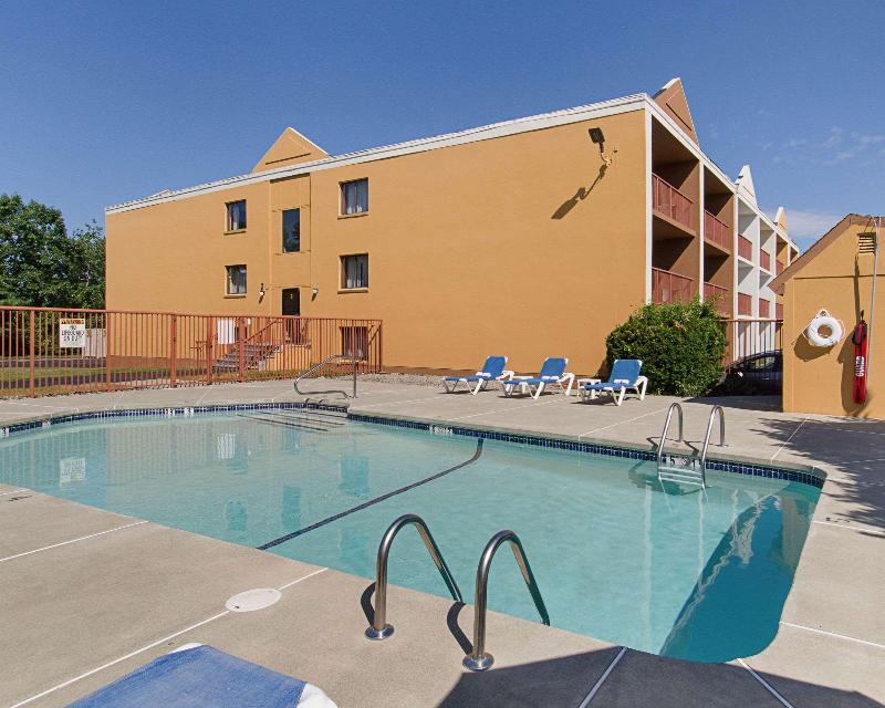 Quality Inn & Suites - photo 33