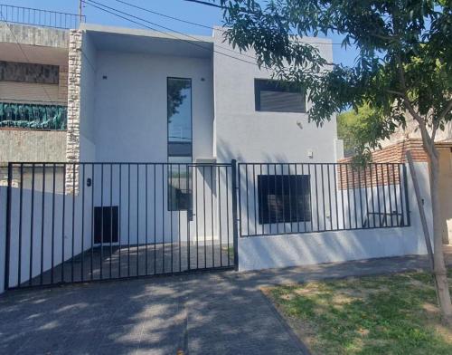 Casa en La Florida a metros río — 4-Star Luxury Hotel in Rosario, Argentina