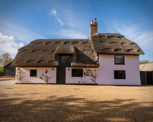 The Elm Abbots Ripton — 4-Star Luxury Hotel in Huntingdon, United Kingdom