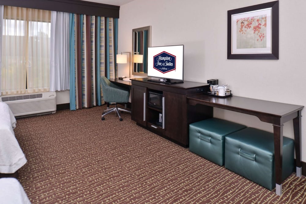 Hampton Inn & Suites Bend - photo 11