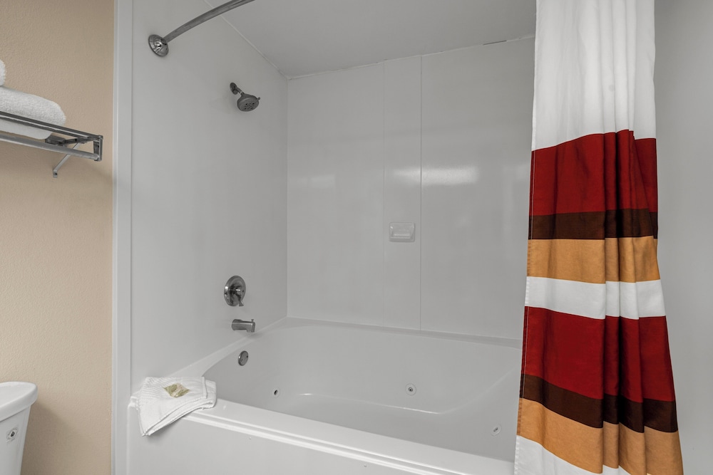 Red Roof Inn & Suites Albany GA - photo 17