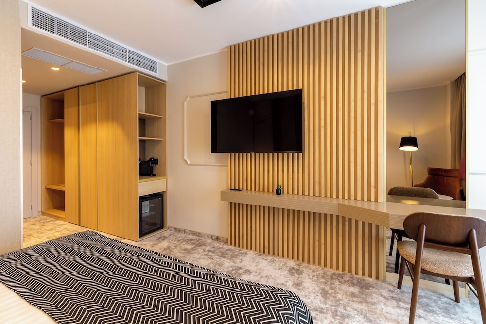 Lupa By Bueno in Constanta, Romania