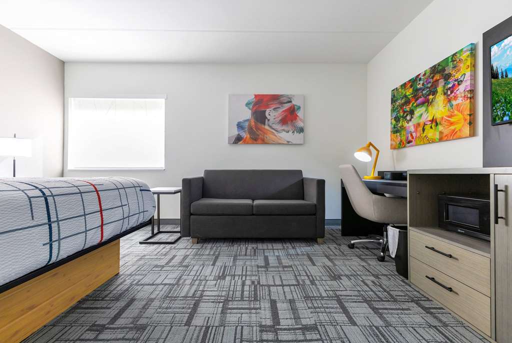 La Quinta Inn & Suites by Wyndham Jacksonville Mandarin - photo 23