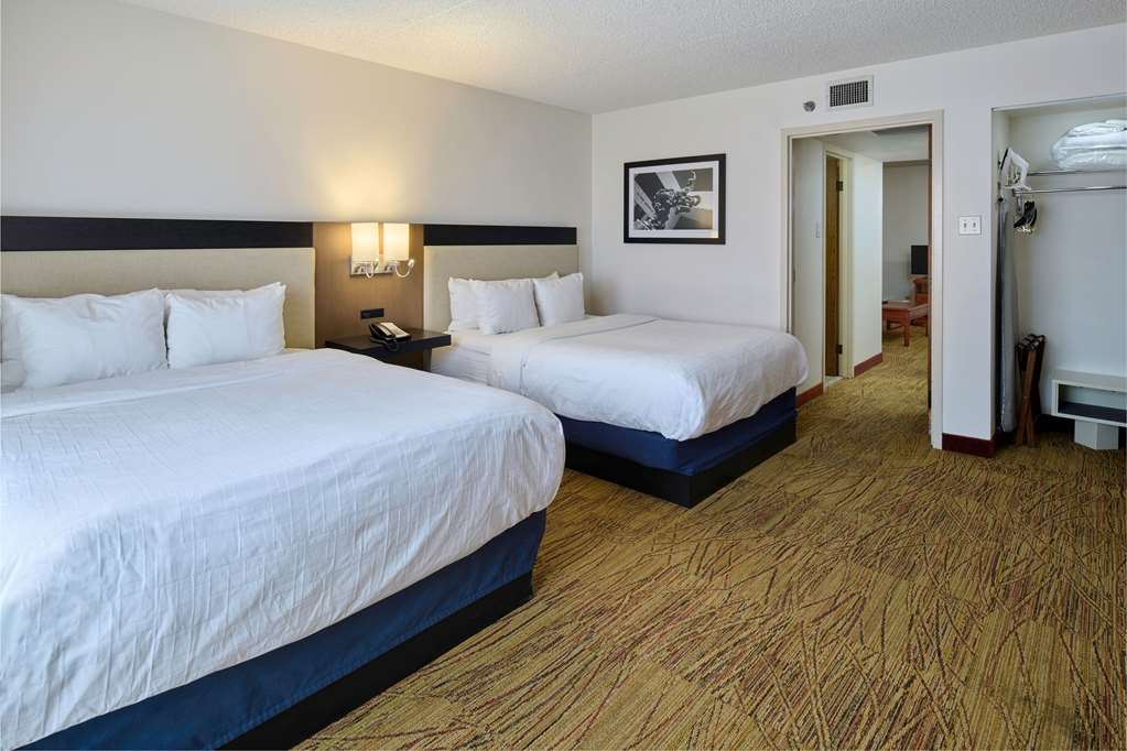 Wyndham El Paso Airport Hotel & Waterpark - photo 11