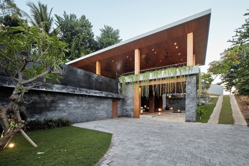 Sanglung Villas & Suites — 5-Star Luxury Hotel in Bali, Indonesia