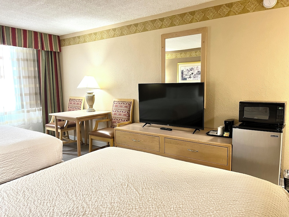 Brentwood Inn & Garden - photo 5