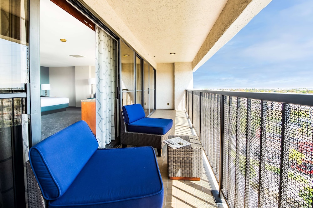 DoubleTree by Hilton Carson - photo 21