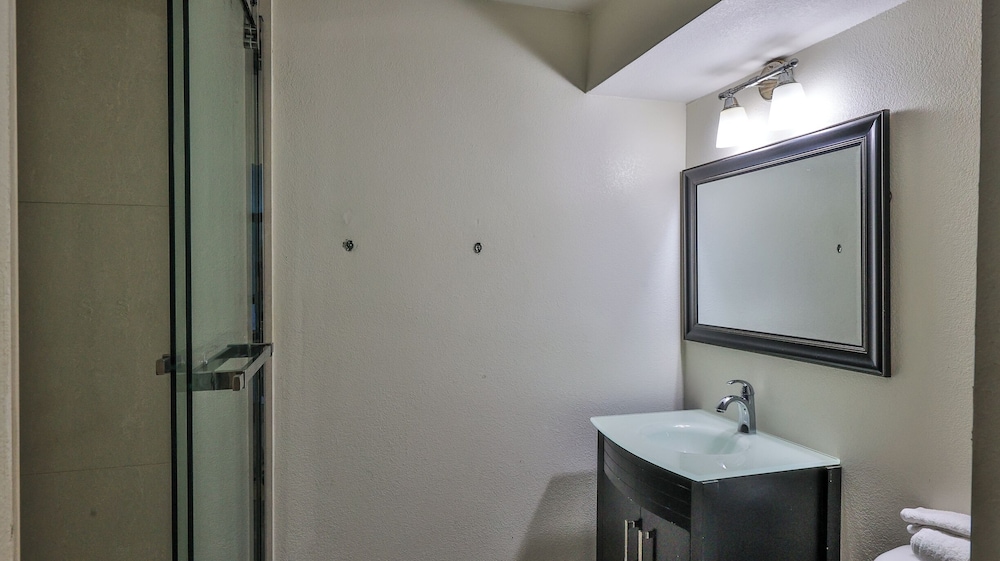 Driftwood Beach Motel - photo 105