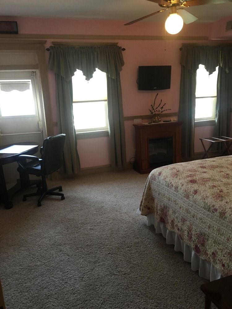 Francie's Inn - photo 31