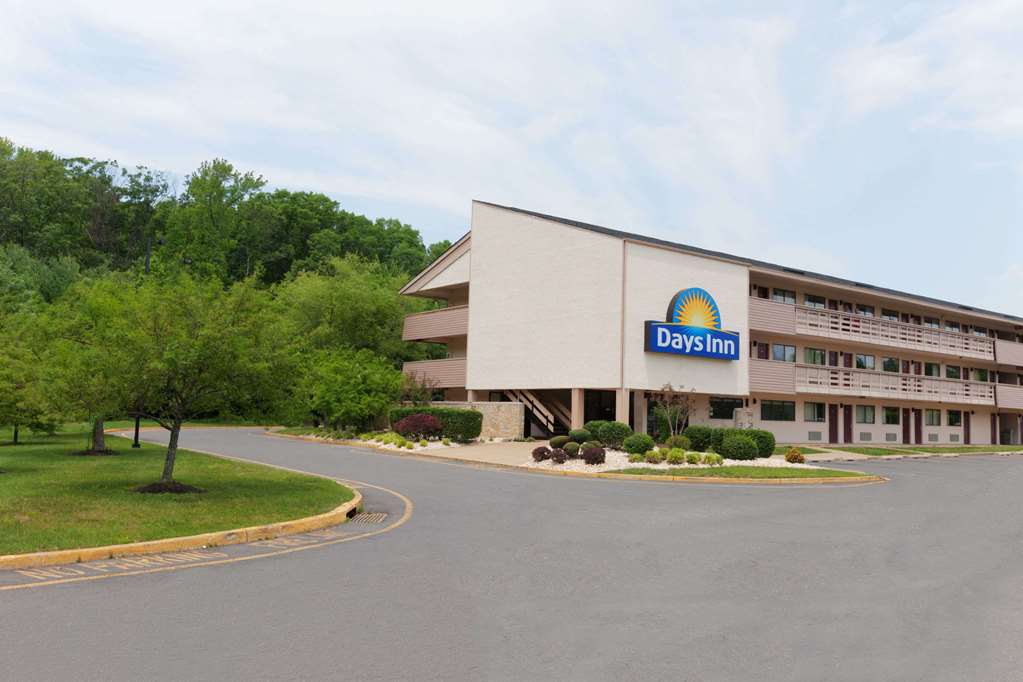Days Inn by Wyndham Monmouth Junction S Brunswick Princeton - photo 2