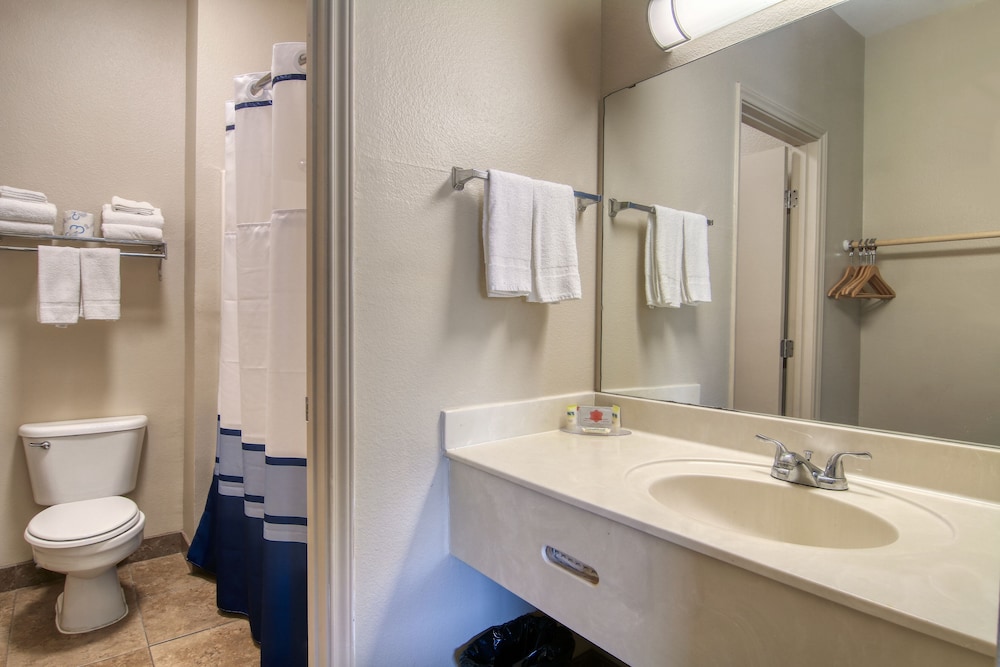 Alister Square Inn - photo 33