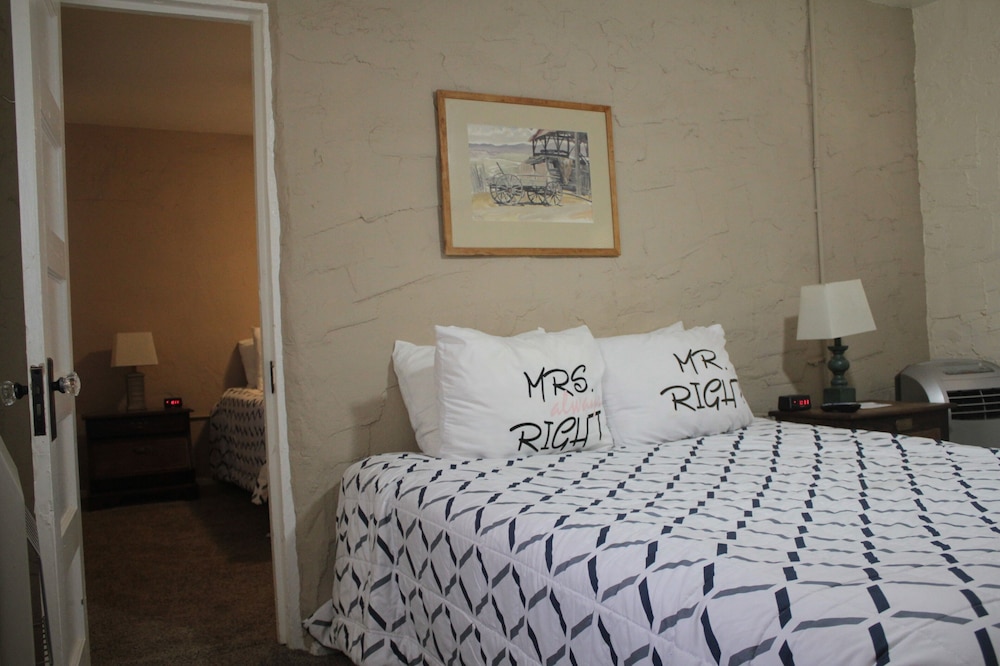 Shep's Miners Inn - photo 18