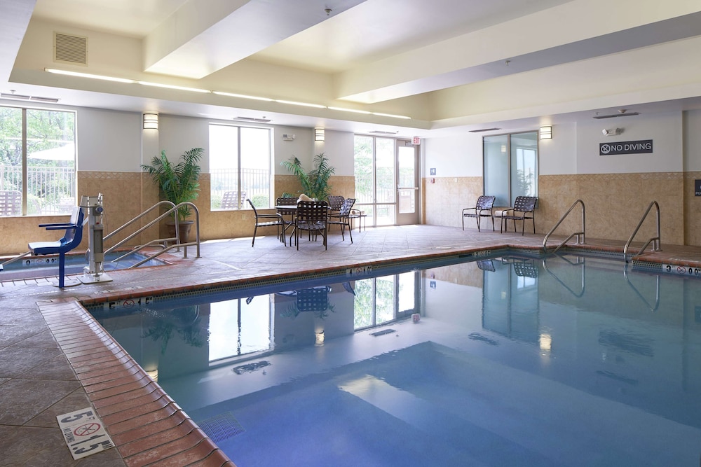 Hilton Garden Inn Evansville - photo 36