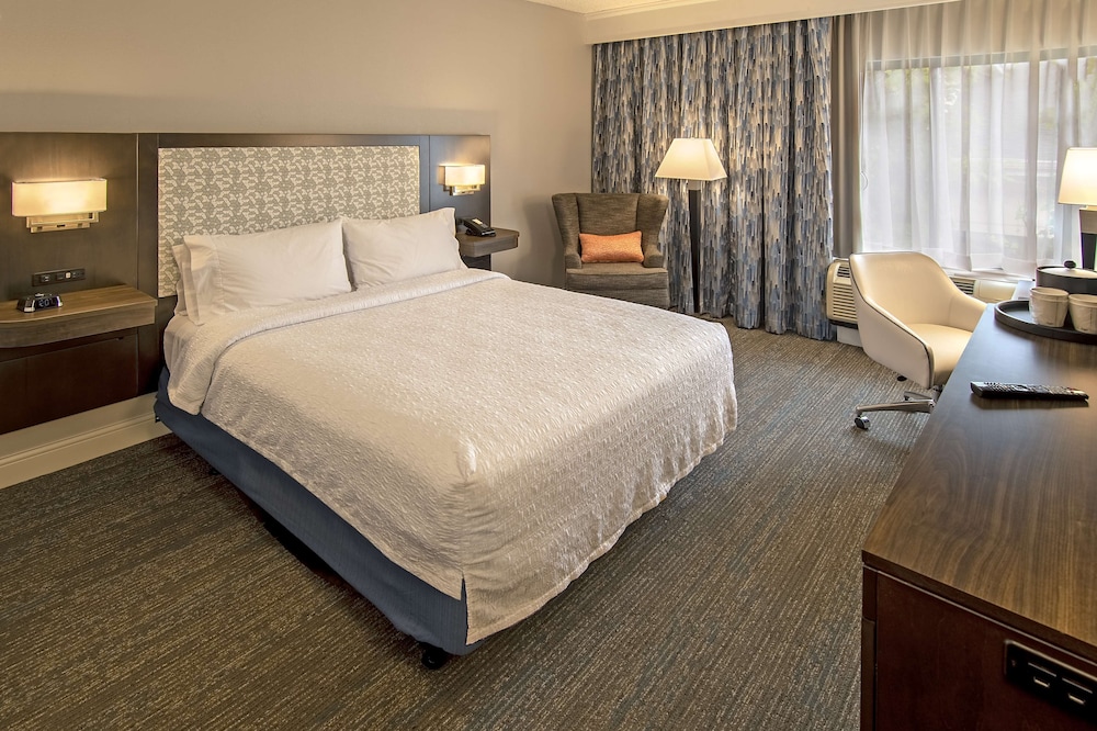 Hampton Inn & Suites Fairfield - photo 9