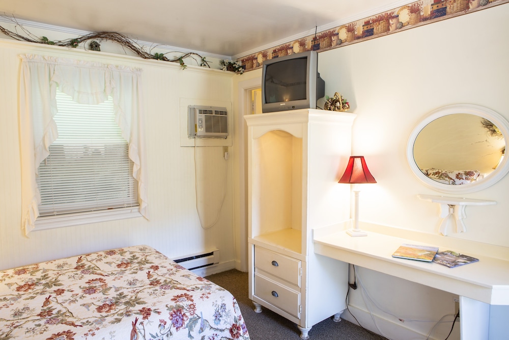 The Chimney Rock Inn & Cottages - photo 66