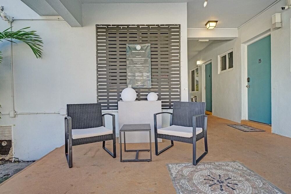 Coastal Studio by Hollywood Beach Boardwalk - photo 10