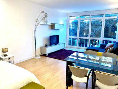 Estoril 3 Beach side Casino Garden Apartment in Estoril, Portugal