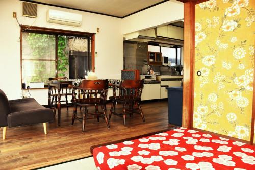 Traditional Japanese House in Matsumoto Asama Onsen — 4-Star Luxury Hotel in Matsumoto, Japan