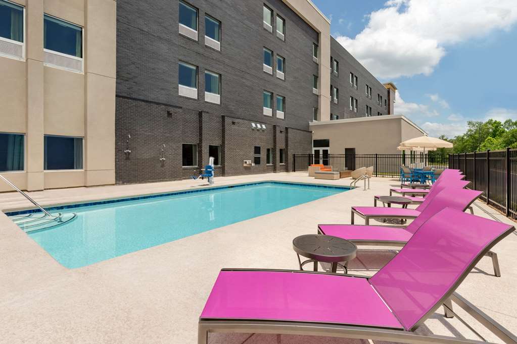 La Quinta Inn & Suites by Wyndham Braselton - photo 20