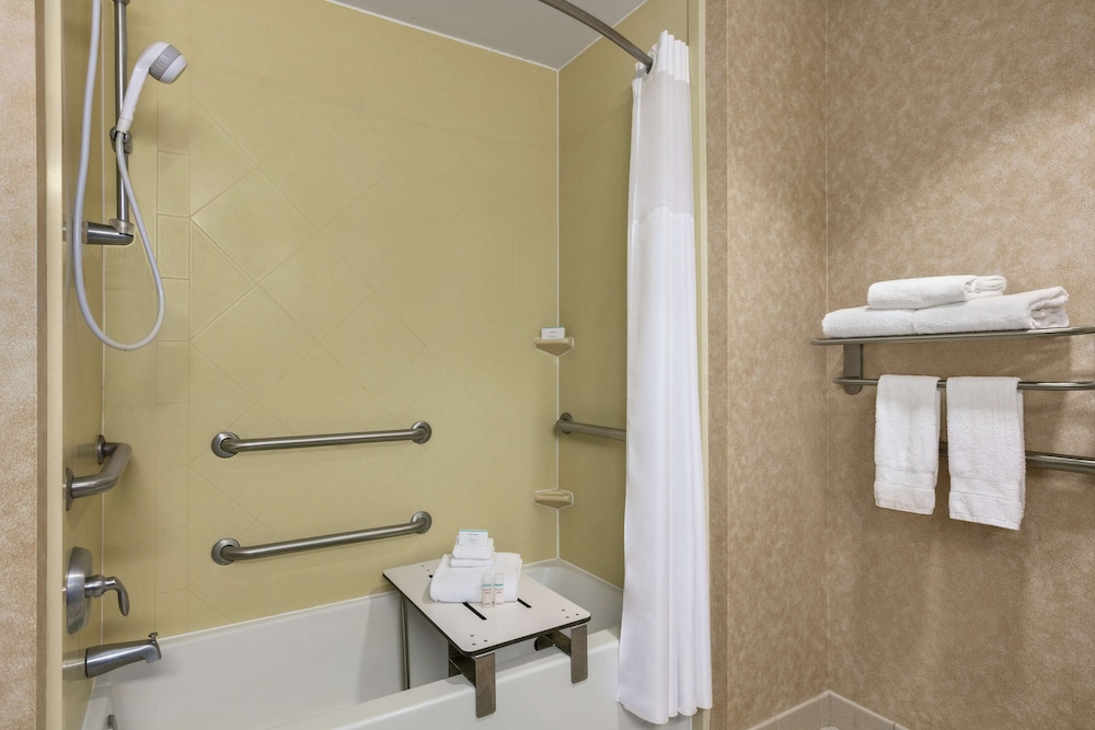 Hampton Inn & Suites Lawton - photo 14