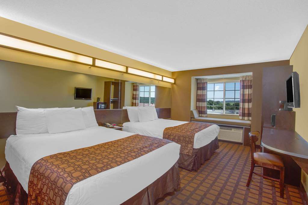 Microtel Inn & Suites by Wyndham Harrisonburg - photo 7