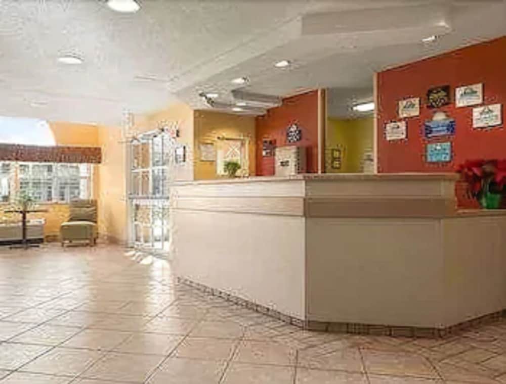 Days Inn & Suites by Wyndham Lafayette IN - photo 9