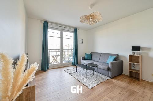 Le Cosy Paddock Balcon Proche Gare — hotel in Noisy-Le-Sec