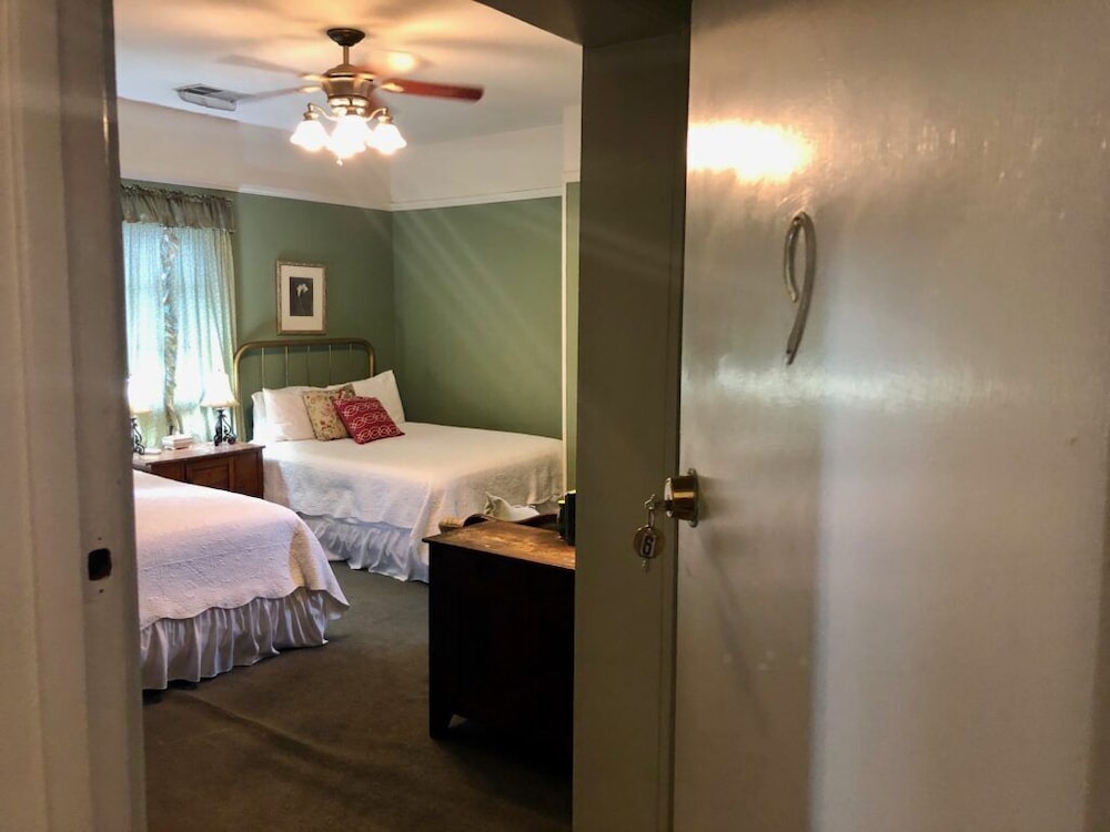 The Veranda Historic Inn - photo 7