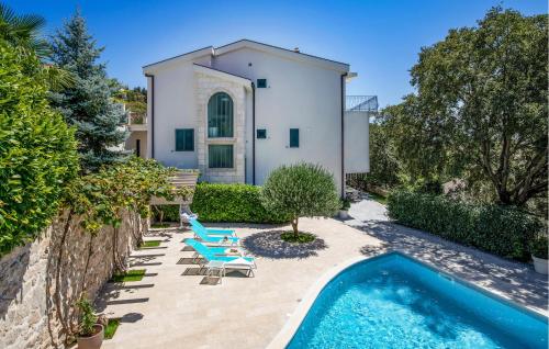 Stunning Home In Vrgorac With Wifi — 5-Star Luxury Hotel in Vrgorac, Croatia