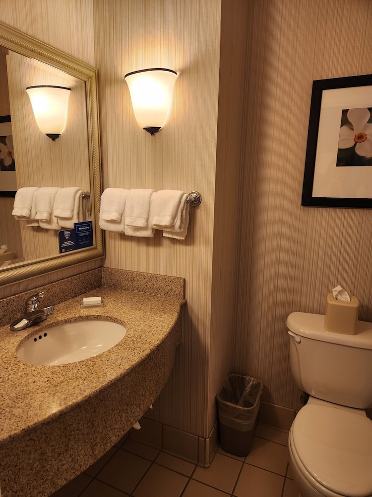 Hilton Garden Inn Redding - photo 34