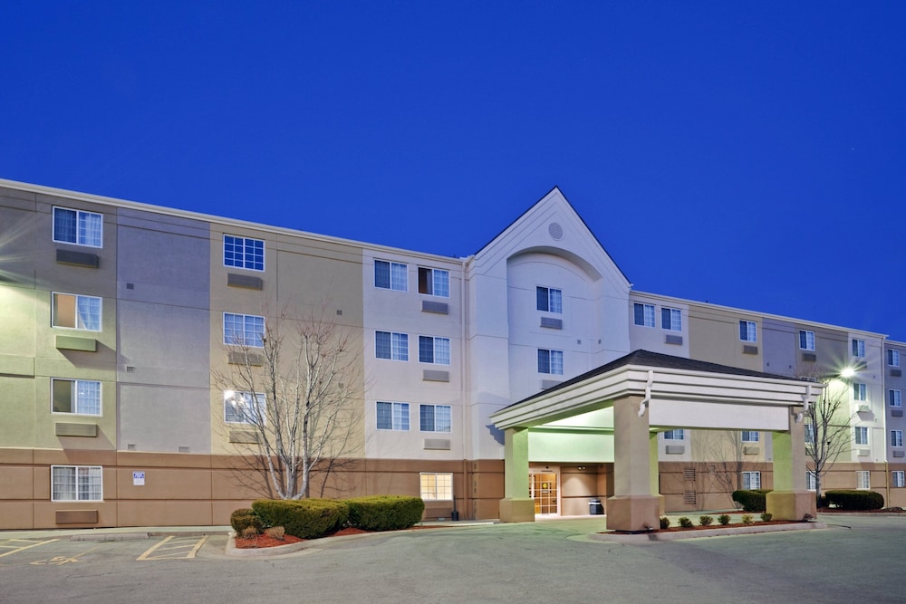 Candlewood Suites Topeka West by IHG - photo 22
