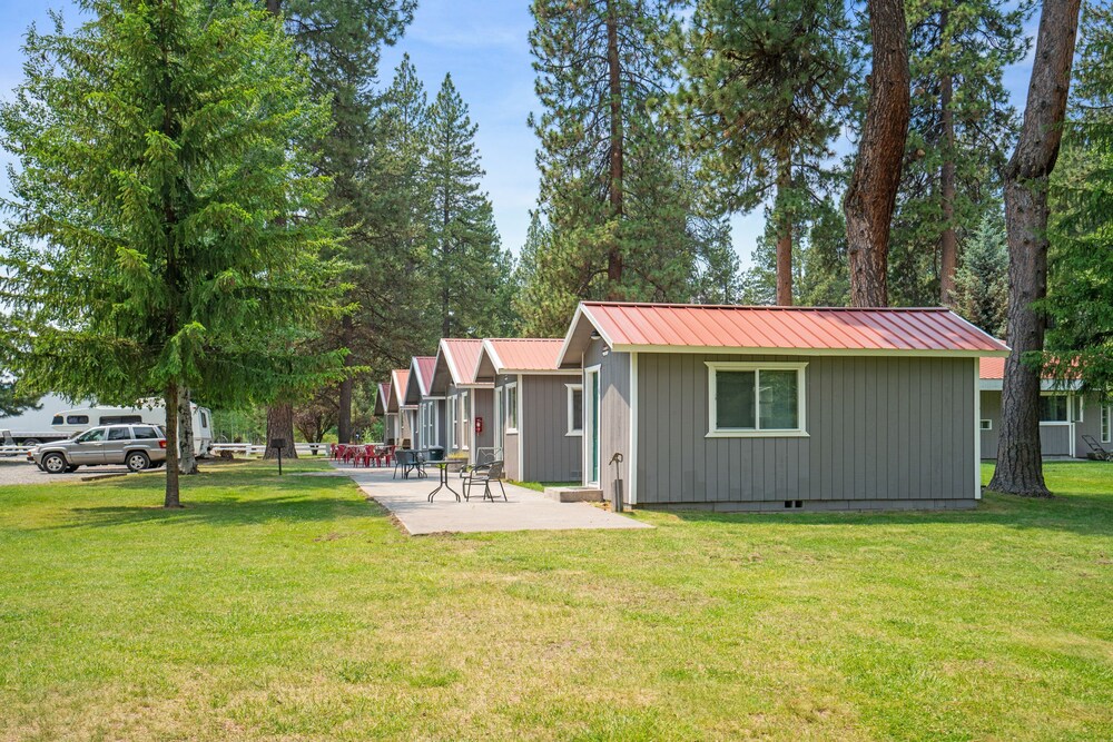 Crater Lake Resort - photo 5