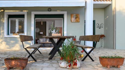 Kastri Treehouse — 4-Star Luxury Hotel in Nikiti, Greece