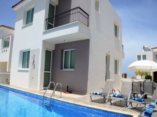 Relaxing Avra Villa with Private Pool & Garden Near Protaras — 4-Star Luxury Hotel in Paralimni, Cyprus