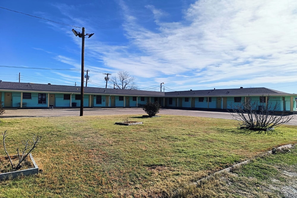 Triangle Motel by OYO Mexia Texas - featured photo