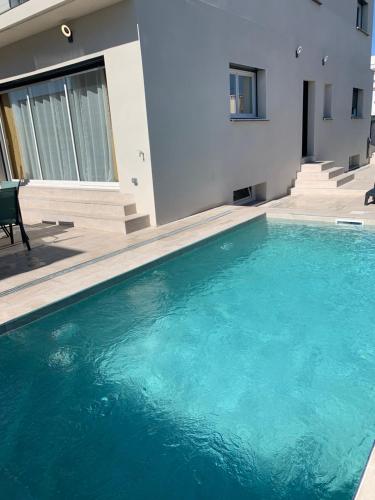 Maison Bella — 4-Star Luxury Hotel in Empuriabrava, Spain