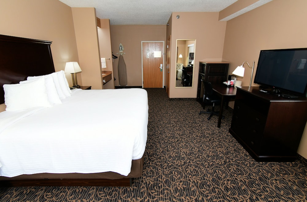 Cobblestone Inn & Suites Denison Majestic Hills - photo 8