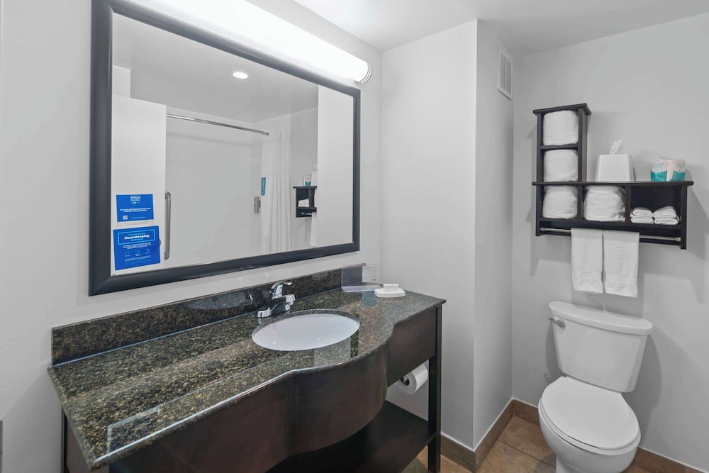 Hampton Inn Atlanta Woodstock - photo 19