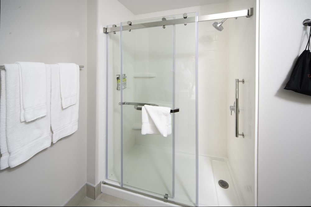 Holiday Inn Express & Suites Fort Myers Airport by IHG - photo 22