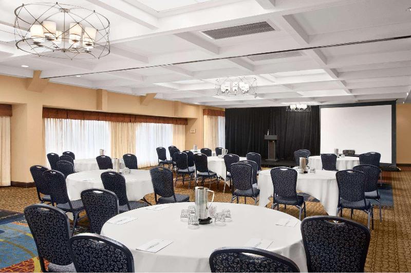 Embassy Suites by Hilton Kansas City Plaza - photo 56