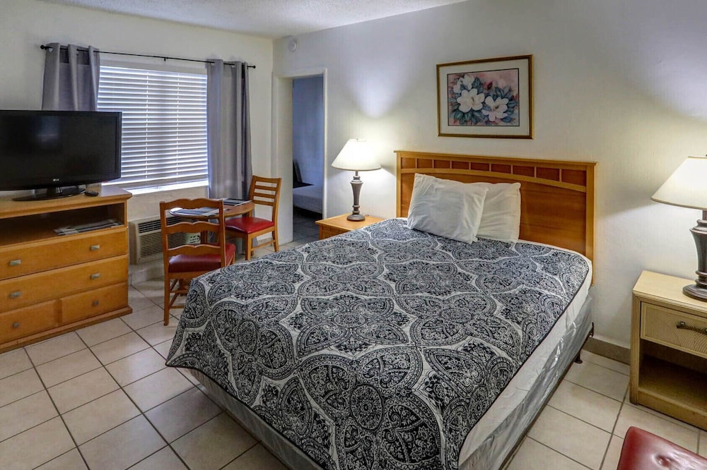 Richard's Motel - photo 30