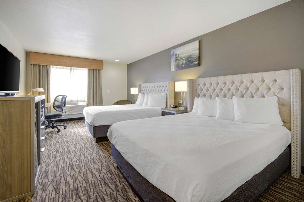 Best Western Plus Peppertree Airport Inn - photo 9
