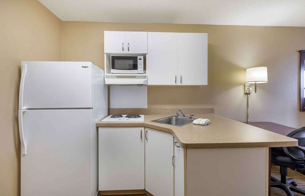 Extended Stay America Cleveland Brooklyn - photo 12