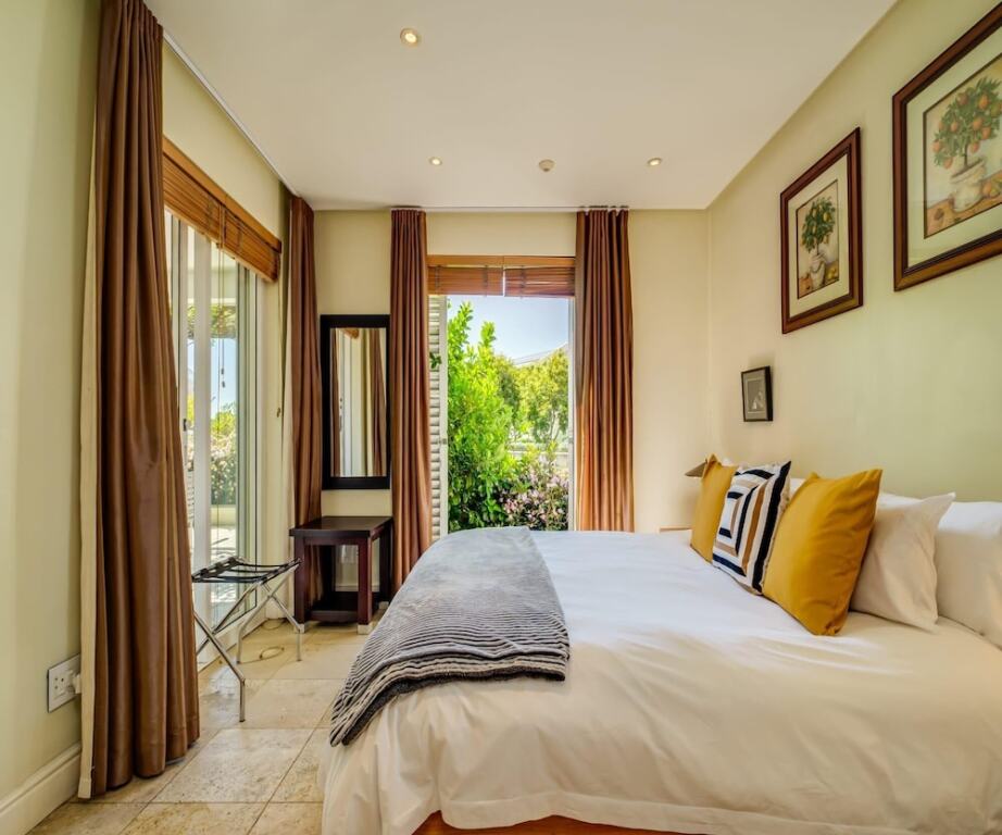 Beautiful Apartment at the Waterfront Marina Altmore 001