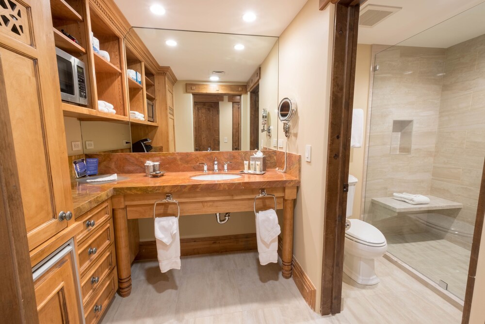 Three Bedroom Suite 3 Apartment Hotel by Redawning - photo 12
