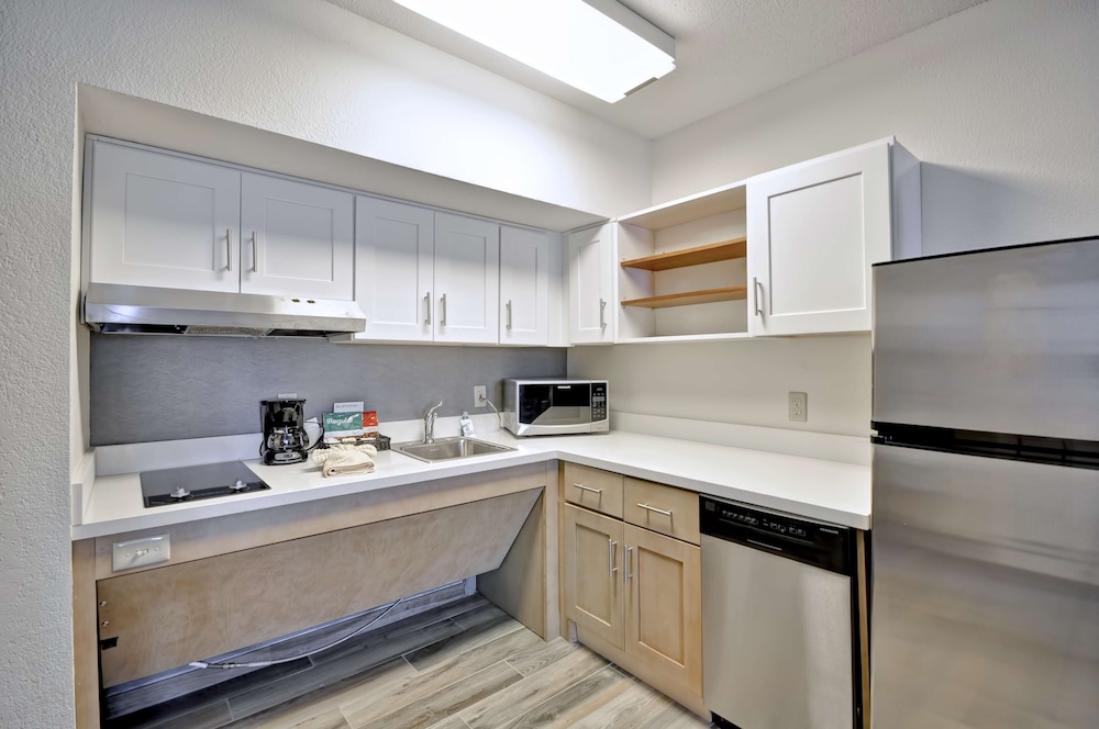 Homewood Suites by Hilton Boston Peabody - photo 13